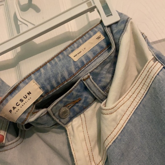 Pacsun Hopper Patch Denim Mom Shorts - Picture 4 of 4